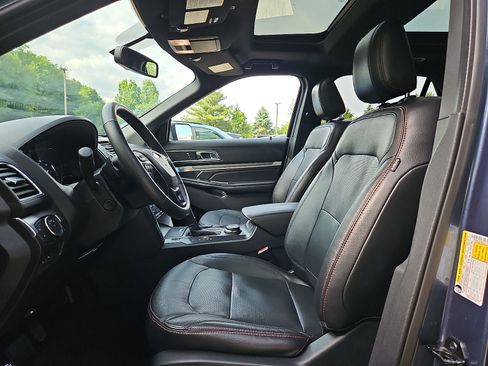 Used 2019 Ford Explorer Sport w/ Equipment Group 401A AWD/4WD image 14