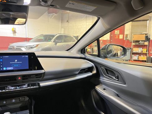 Used 2025 Toyota Prius LE image 34