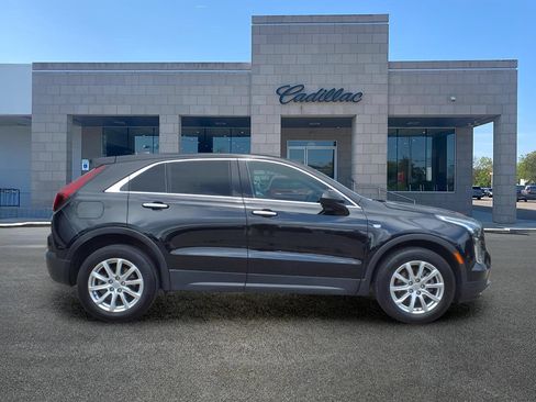 Used 2023 Cadillac XT4 Luxury w/ Cold Weather Package AWD/4WD image 4