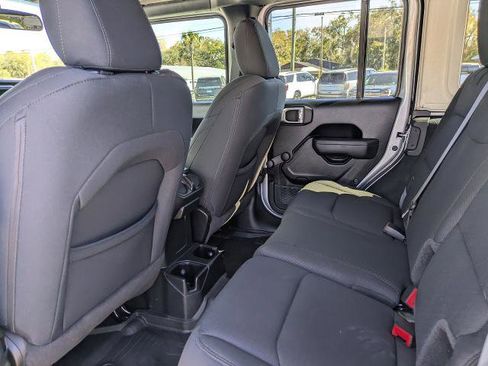 Used 2022 Jeep Wrangler Unlimited Sport image 14
