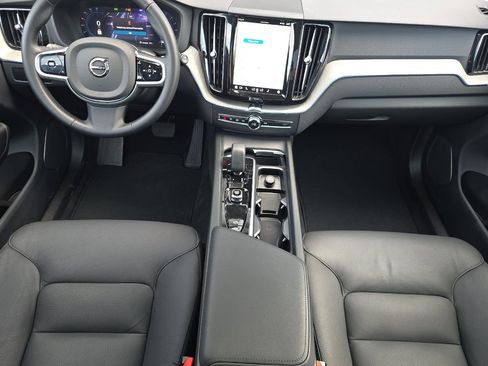 Used 2025 Volvo XC60 B5 Plus AWD/4WD image 13