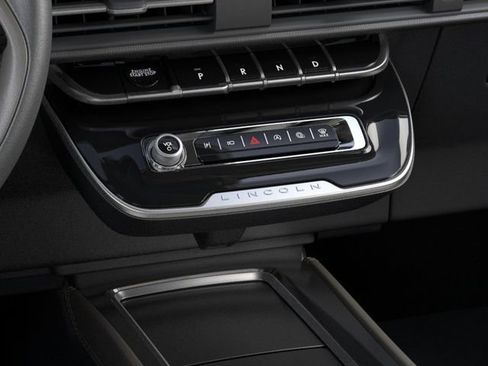 New 2025 Lincoln Corsair Reserve w/ Equipment Group 202A AWD/4WD image 15