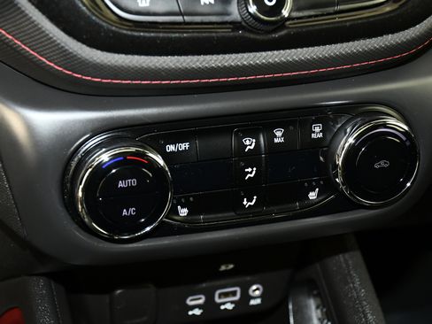 Used 2021 Chevrolet TrailBlazer RS w/ Sun and Liftgate Package image 29