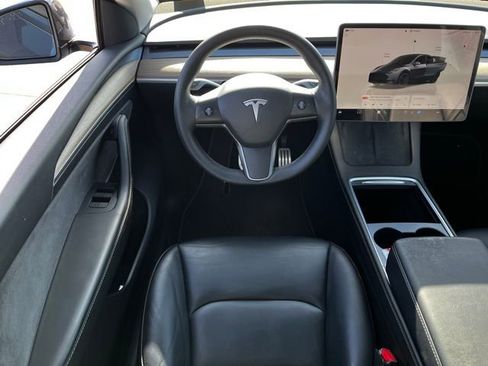 Used 2023 Tesla Model Y Performance image 11