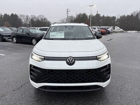 New 2026 Volkswagen Tiguan SE R-Line image 2