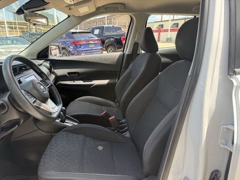 Used 2021 Nissan Kicks S FWD image 24