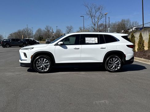 Used 2025 Buick Enclave Preferred w/ Power Package image 7