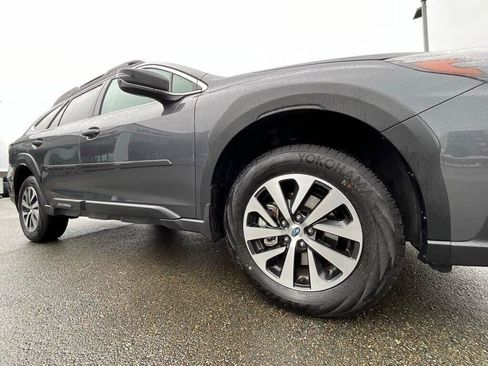 Certified 2025 Subaru Outback Premium AWD/4WD image 10
