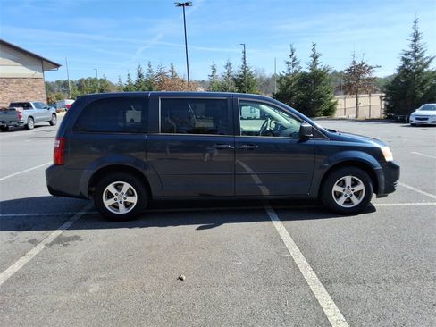 Used 2009 Dodge Grand Caravan SE image 4