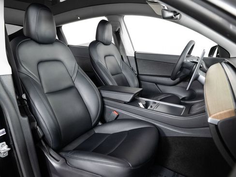 Used 2021 Tesla Model Y Performance image 29