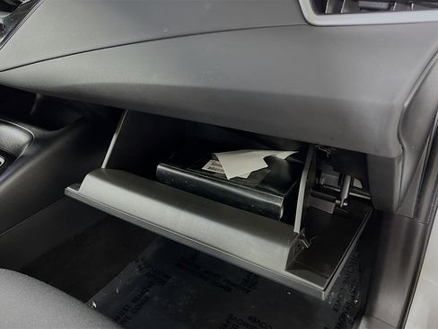 Used 2022 Toyota Corolla LE image 33