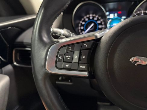 Used 2020 Jaguar F-PACE Prestige image 33