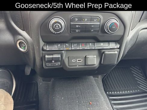 Used 2024 Chevrolet Silverado 2500 Custom w/ Custom Value Package image 15