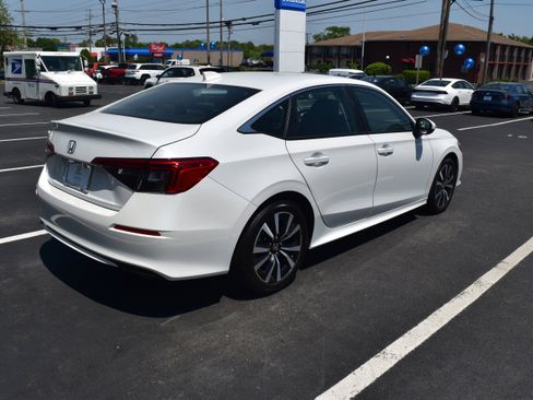 Certified 2023 Honda Civic EX image 3
