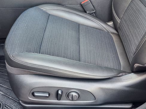 Used 2024 Buick Envista Preferred w/ Convenience I Package image 23