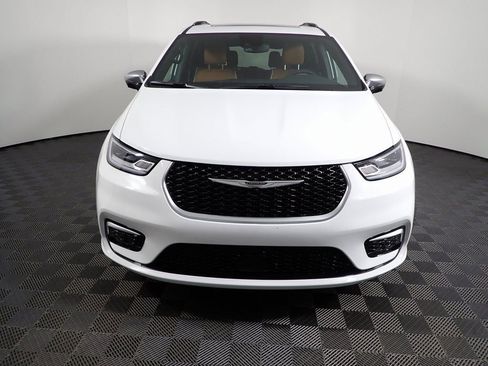 New 2026 Chrysler Pacifica Pinnacle image 13