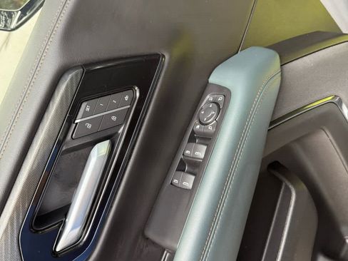 Used 2025 GMC Yukon AT4 w/ AT4 Premium Package image 22