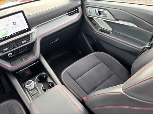 Used 2025 Ford Explorer ST image 16