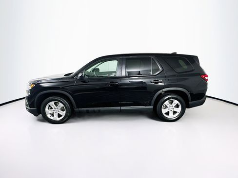 Used 2023 Honda Pilot LX image 4