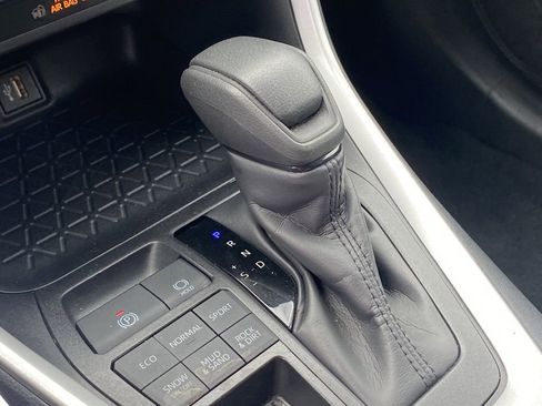 Certified 2025 Toyota RAV4 LE image 10