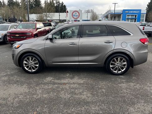 Used 2017 Kia Sorento SX image 8