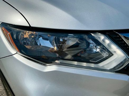 Used 2017 Nissan Rogue S w/ S Appearance Package AWD/4WD image 8