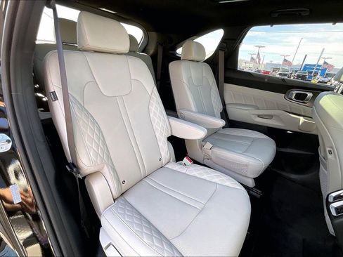 Used 2025 Kia Sorento SX Prestige image 24