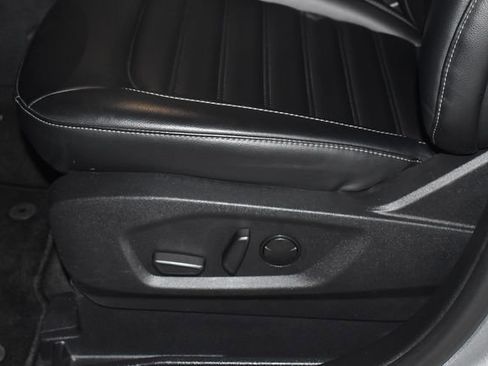 Used 2024 Ford Edge SEL image 13