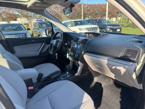 Used 2015 Subaru Forester 2.5i Premium w/ All-Weather Package image 15