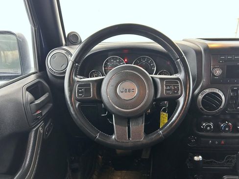 Used 2013 Jeep Wrangler Unlimited Sport image 11