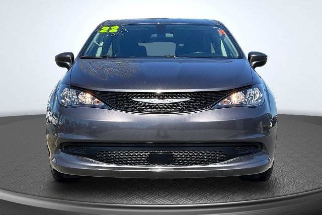 Used 2022 Chrysler Voyager LX FWD image 3