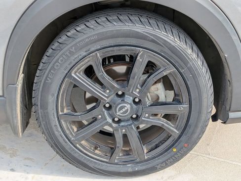 Used 2022 Nissan Kicks SV image 9