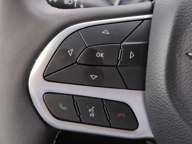 Certified 2025 Chrysler Pacifica Select FWD image 25