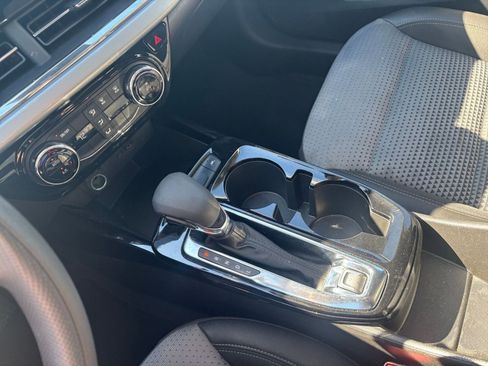 Used 2025 Chevrolet Trax LT image 39