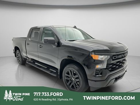 Used 2024 Chevrolet Silverado 1500 Custom AWD/4WD image 1