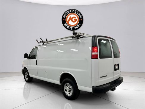 Used 2020 Chevrolet Express 2500 w/ Driver Convenience Package image 5