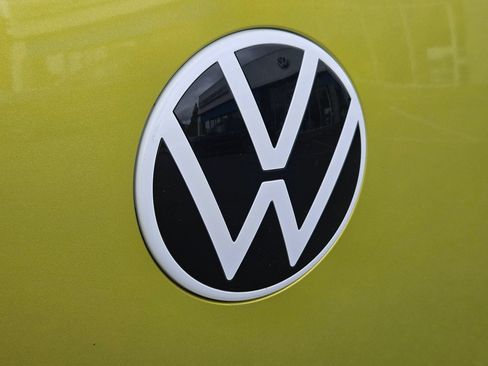 Used 2025 Volkswagen ID. Buzz Pro S Plus AWD/4WD image 25
