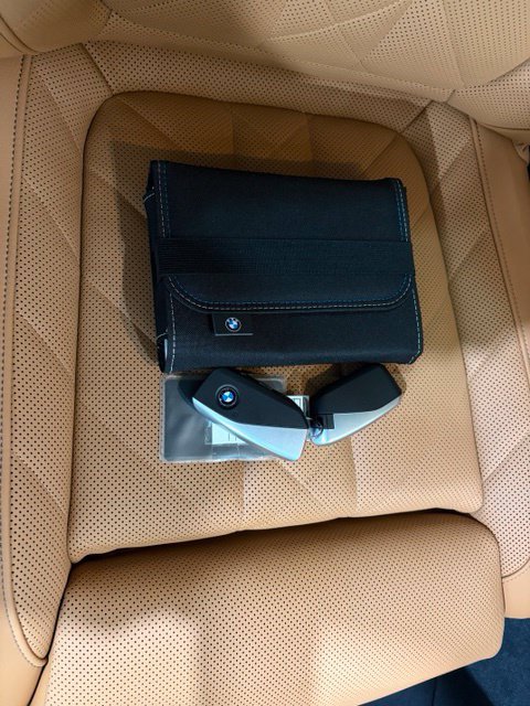 Used 2024 BMW X5 xDrive40i w/ Premium Package AWD/4WD image 9