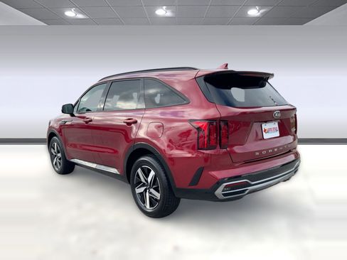 Used 2021 Kia Sorento EX w/ Panoramic Sunroof Package image 3