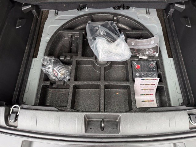 Used 2023 Jeep Renegade Latitude AWD/4WD image 9