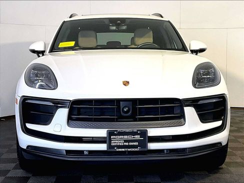 Certified 2024 Porsche Macan AWD/4WD image 10