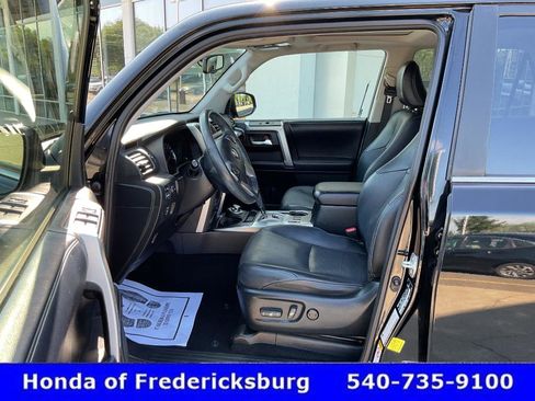 Used 2018 Toyota 4Runner Limited AWD/4WD image 29