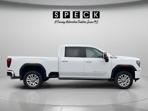 Used 2023 GMC Sierra 3500 Denali w/ Denali Ultimate Package AWD/4WD image 6