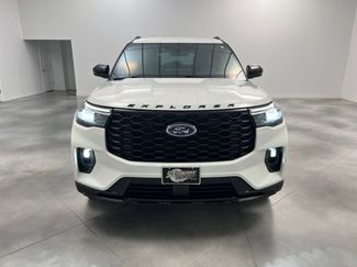Used 2025 Ford Explorer ST-Line w/ ST-Line Street Pack video 2