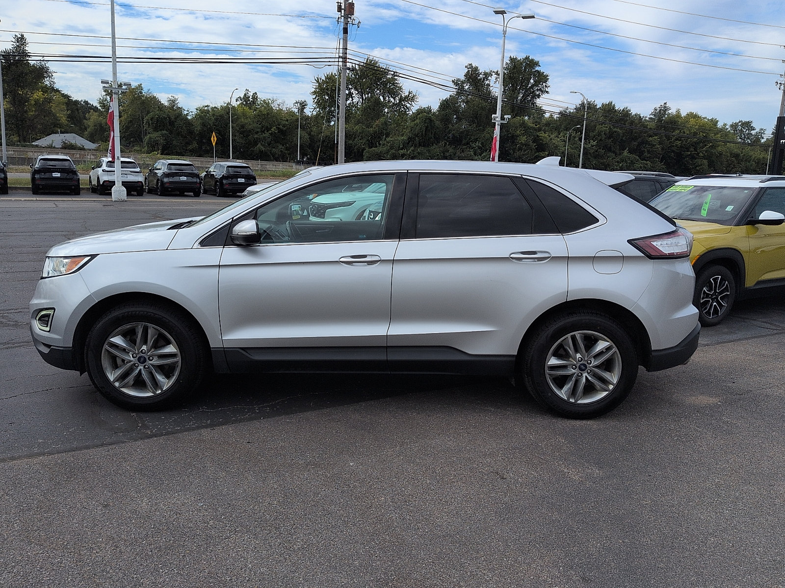 Used 2016 Ford Edge SEL FWD image 4
