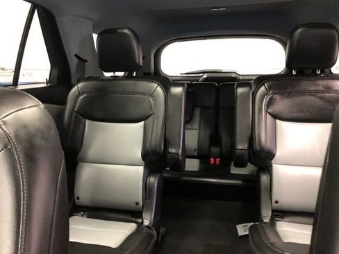 Certified 2022 Ford Explorer XLT w/ Equipment Group 202A image 27