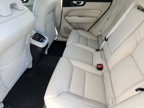 New 2026 Volvo XC60 B5 Ultra w/ Climate Package image 18