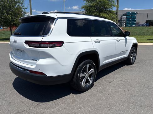 Used 2023 Jeep Grand Cherokee L Limited AWD/4WD image 9