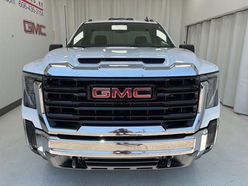 New 2025 GMC Sierra 2500 Pro w/ Convenience Package AWD/4WD image 2