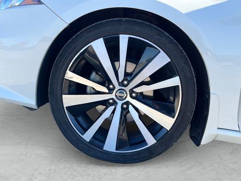 Used 2020 Nissan Altima 2.5 Platinum image 23